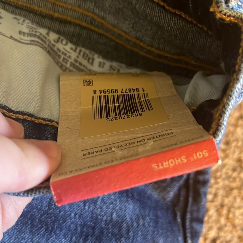 Levi’s 501 Shorts - Picture 5 of 16